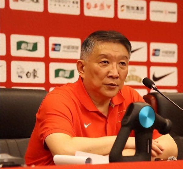 皇冠现金网 宫鲁鸣:对标一流强队 坚持“三全”方针